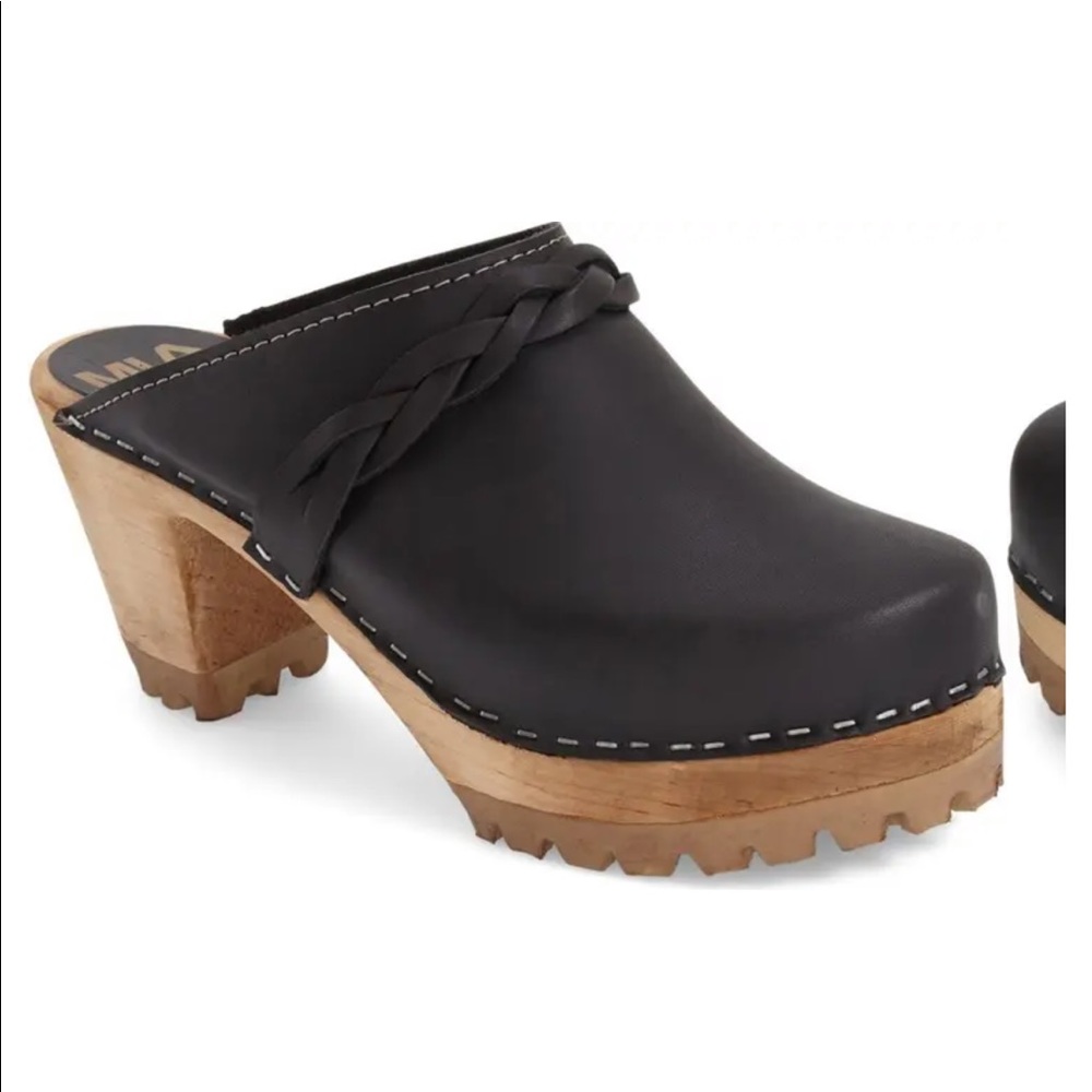 Mia clogs new without tags in black